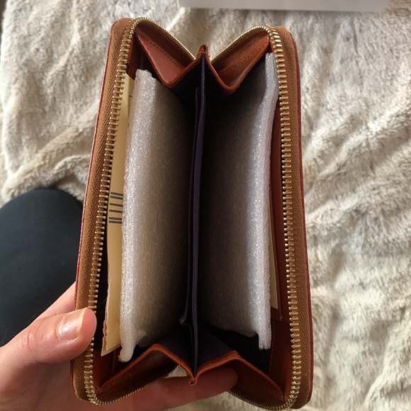 Dooney & Bourke Orioles clutch - Picture 4 of 4